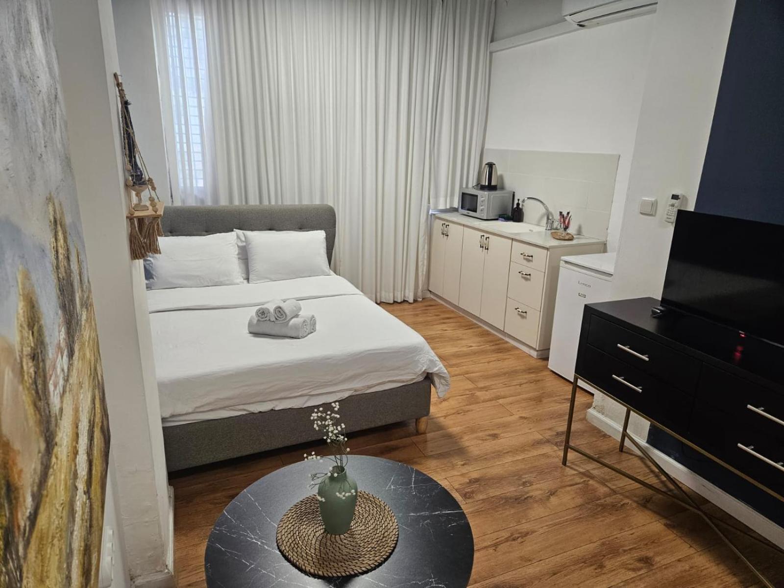 Godson Talpiot Aparthotel Haifa Bagian luar foto