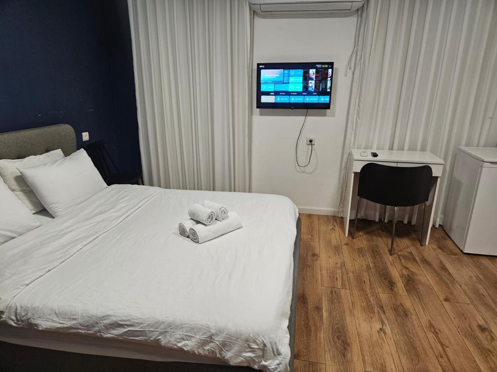 Godson Talpiot Aparthotel Haifa Bagian luar foto